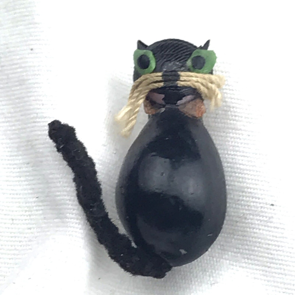 Vintage 1940s Black Cat Folk Art Brooch Pin Handmade Pipe Cleaner Tail